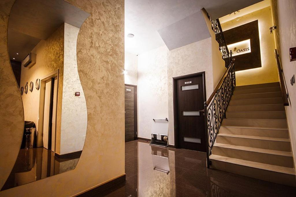 Hotel Oasis Podgorica Esterno foto