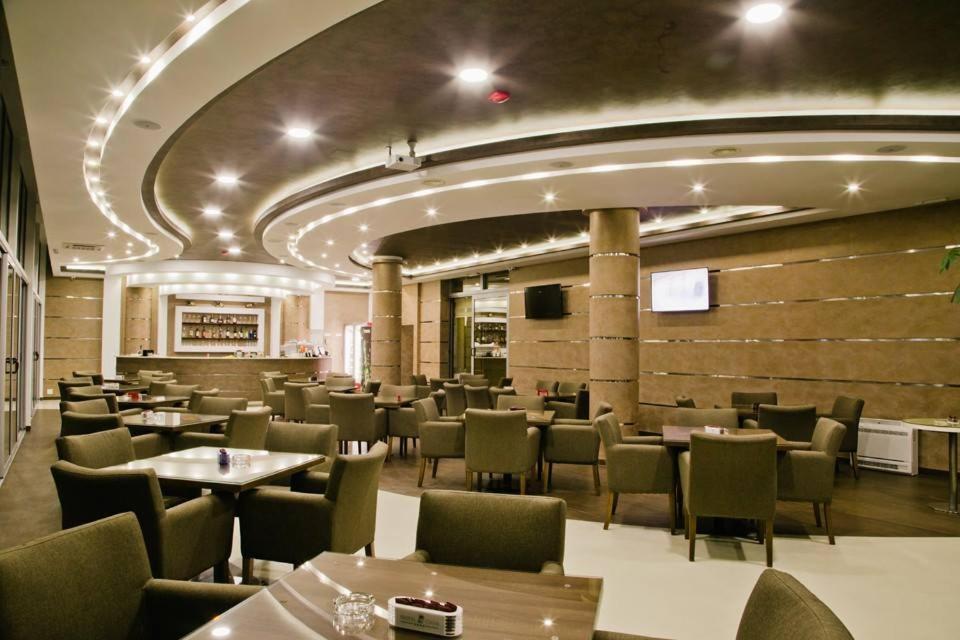 Hotel Oasis Podgorica Esterno foto