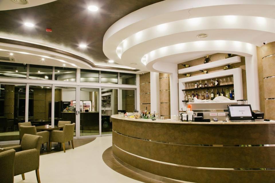 Hotel Oasis Podgorica Esterno foto