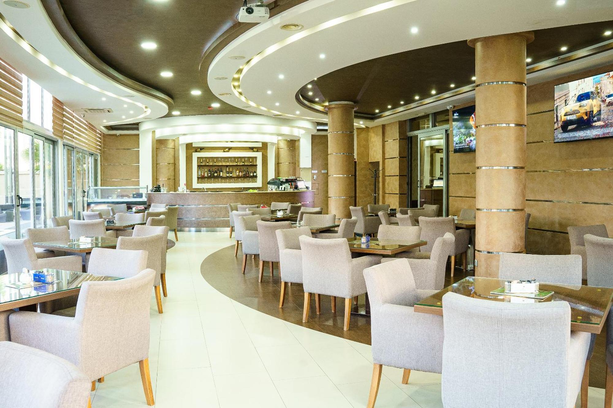 Hotel Oasis Podgorica Esterno foto