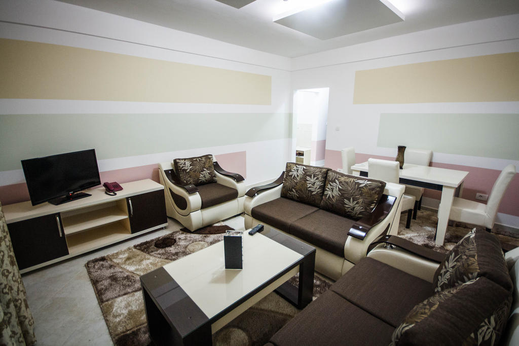 Hotel Oasis Podgorica Esterno foto