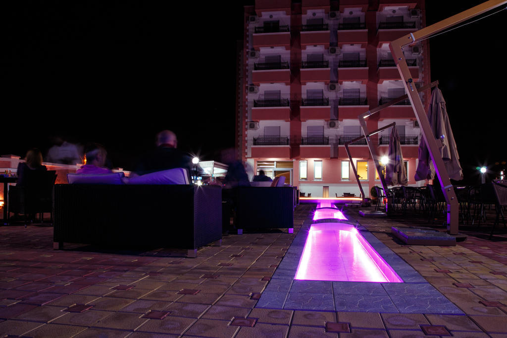 Hotel Oasis Podgorica Esterno foto