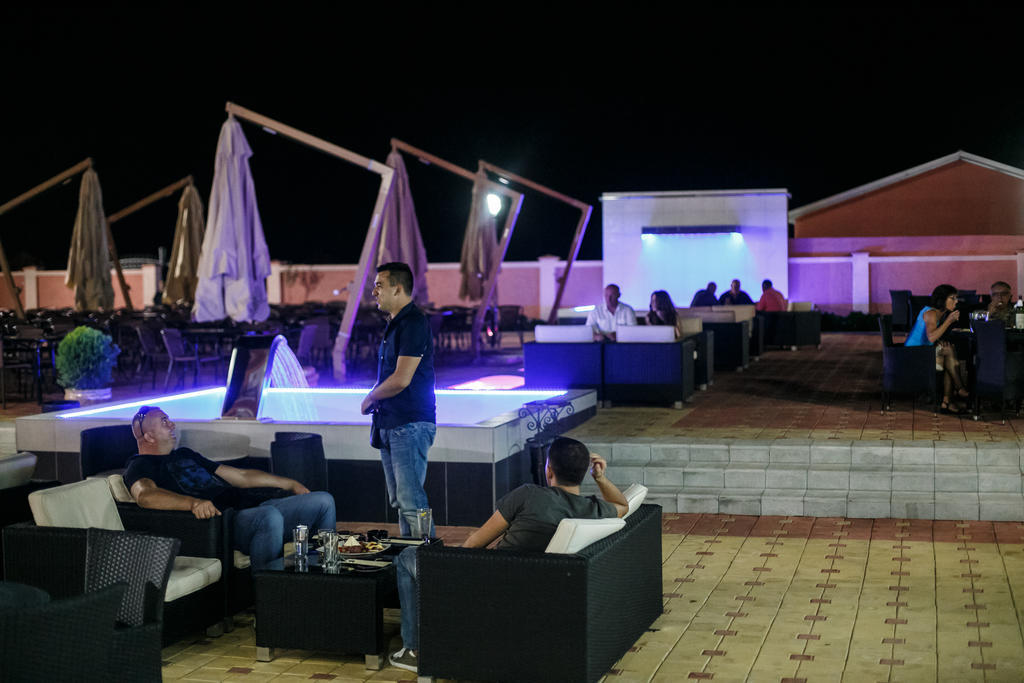 Hotel Oasis Podgorica Esterno foto