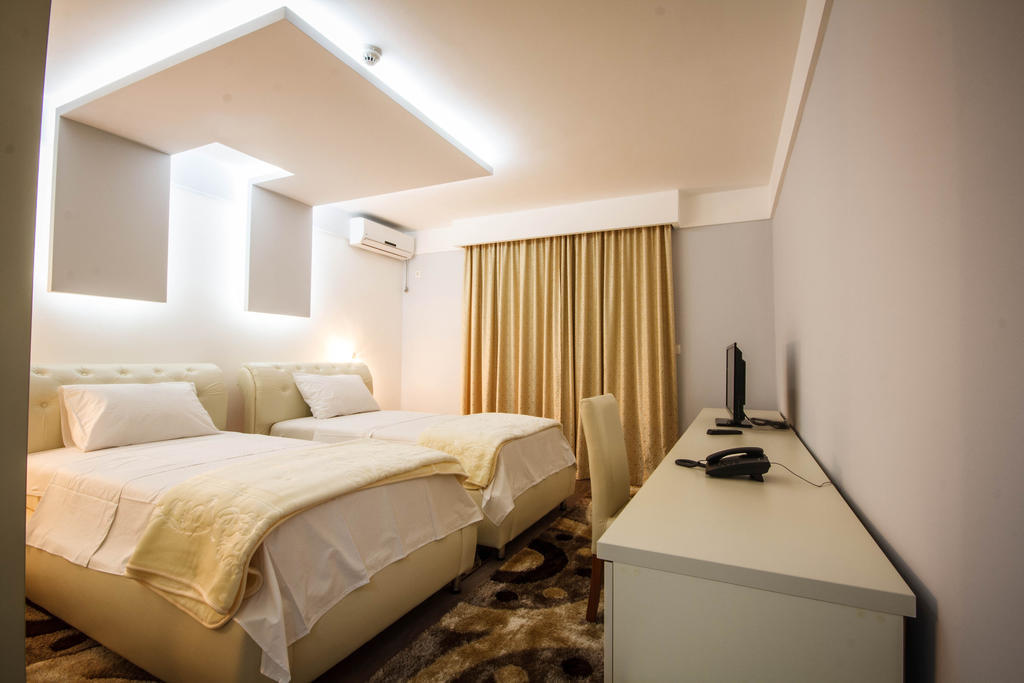 Hotel Oasis Podgorica Camera foto