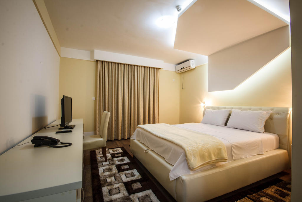 Hotel Oasis Podgorica Camera foto