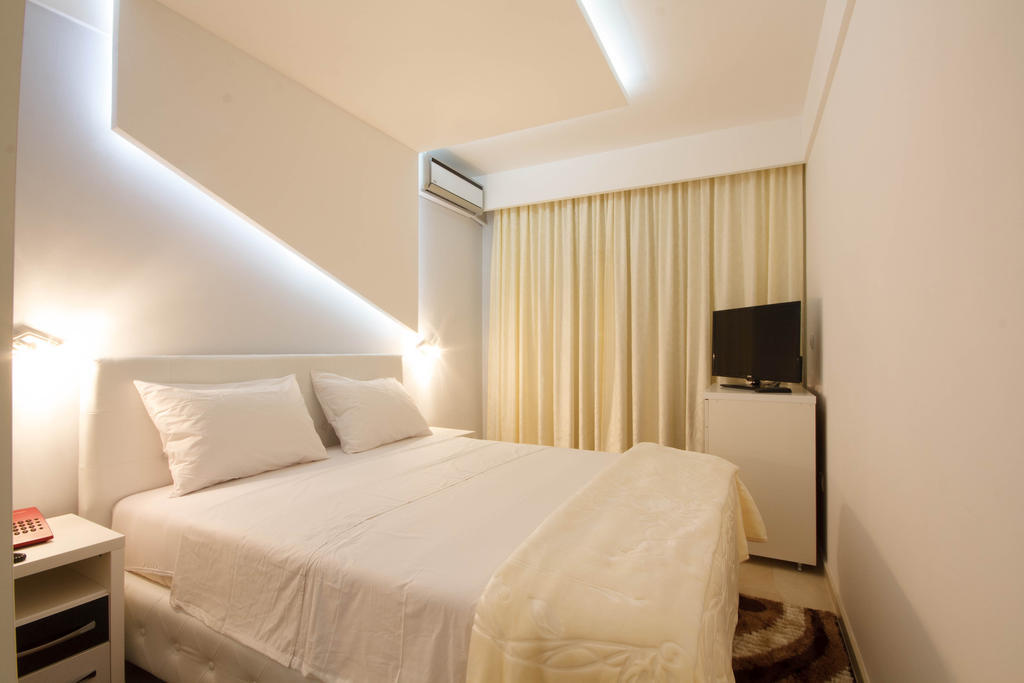 Hotel Oasis Podgorica Esterno foto